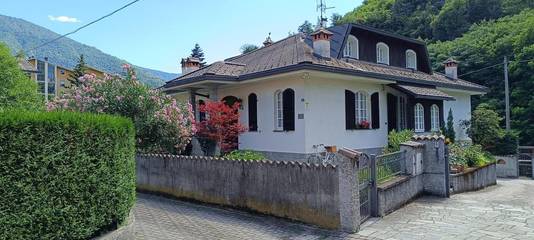 Gîte pour 6 personnes, avec terrasse à Tirano