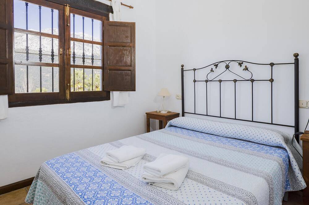 Cubo's Casa Rural La Albahaca de Libar / piscine privée / wifi gratuit / vue in Jimera de Líbar, Province de Málaga