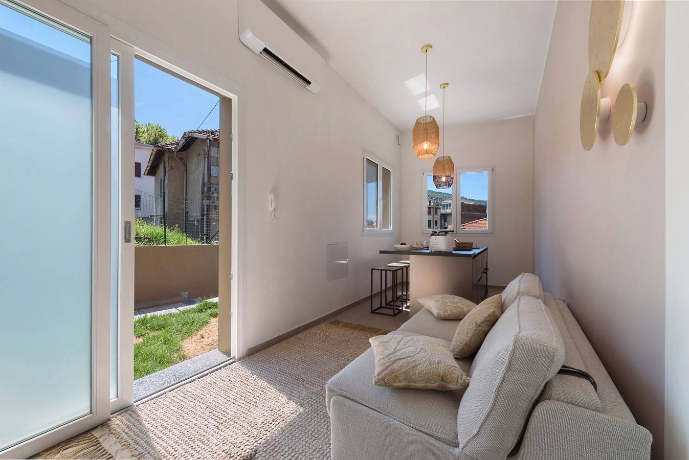 Appartamento intero, Appartamento 'Teresa Suite In Como' con terrazza privata, Wi-Fi e aria condizionata in Como, Provincia di Como