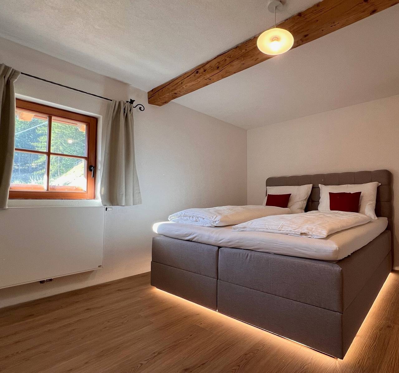 Nieuw geopend – Chalet 'Larchrast' met bergzicht, privéterras, een plek van rust in Ulten, Ortler Alps