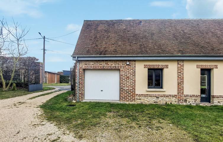 Charmant appartement avec terrain de pétanque, télévision et parking, près de la rivière L'Epte in Saint-Germer-de-Fly, Oise