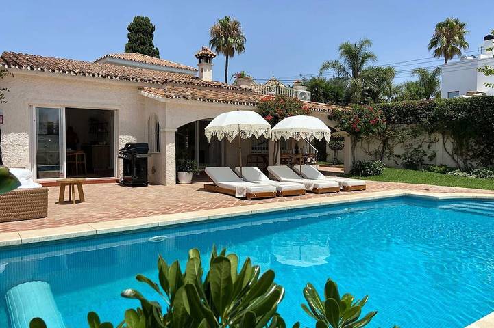 Beach house for 6 people, with garden and terrace in Marbella