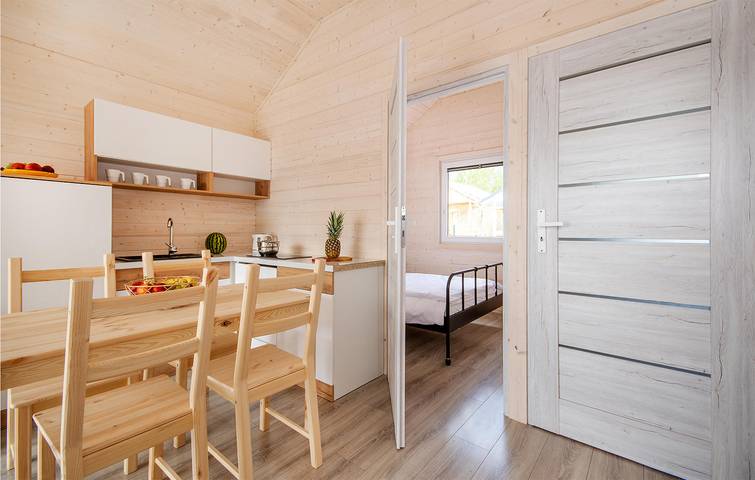 Ferienhaus für 5 Personen mit Terrasse in Bobolin, Powiat Sławieński