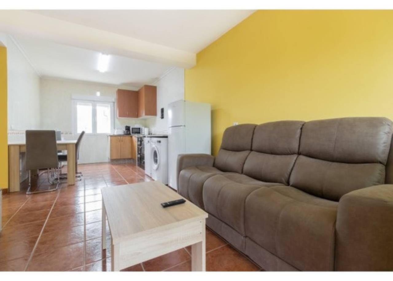 Casa 'El Trabaz' avec vue sur la montagne et jardin privé in Candamo, Nalón