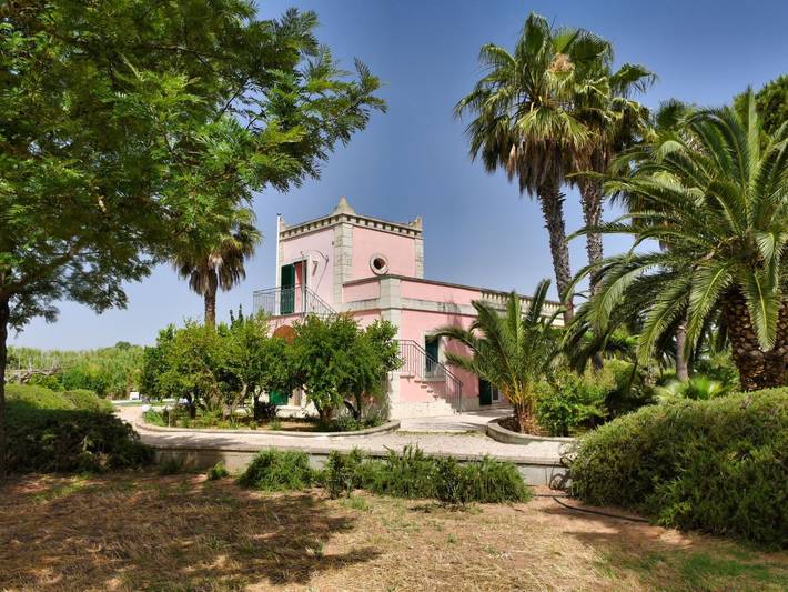 Casa vacanza per 6 persone, con Balcone e Terrazza nonché Giardino a Cutrofiano