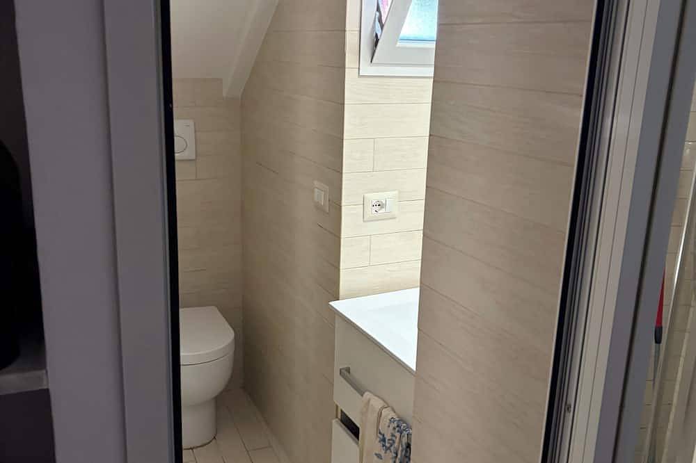 Monolocale (17 mq, stanza con divano letto a 2 piazze, angolo cottura, bagno) in Porto Ercole, Maremma