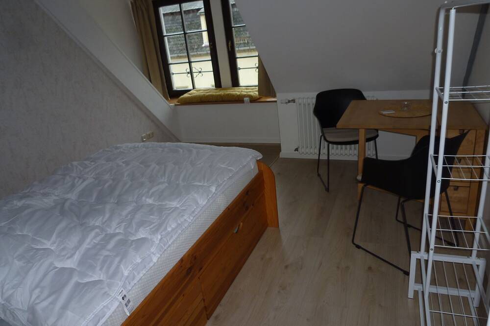 Ganze Wohnung, Neu !! Gemütliche Ferienwohnung im Stadtzentrum von Großenhain mit Dachterasse in Großenhain, Meißen und Umgebung