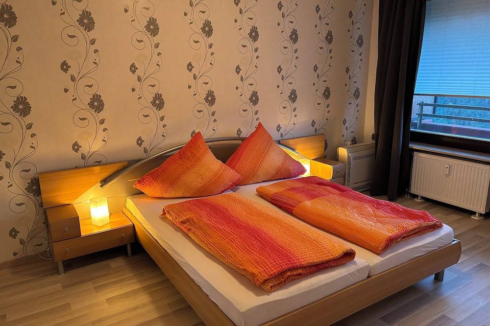 Ganze Wohnung, Ferienwohnung mit Klimaanlage, Pool, Tolle Aussicht, Sauna in Lahnstein, Mittelrhein