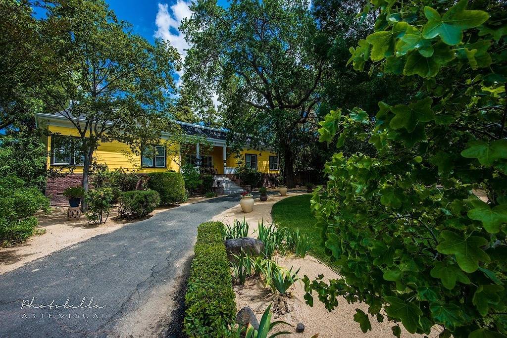 Chateau im Weinberg in Fairfield (CA), California North Coast