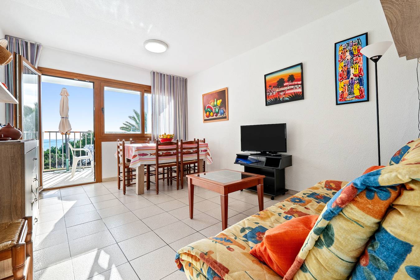 Apartamento entero, Apartamento 'Mimoapart 15, Frente Al Mar' con vistas al mar, piscina compartida y Wi-Fi in Miami Playa, Costa Dorada