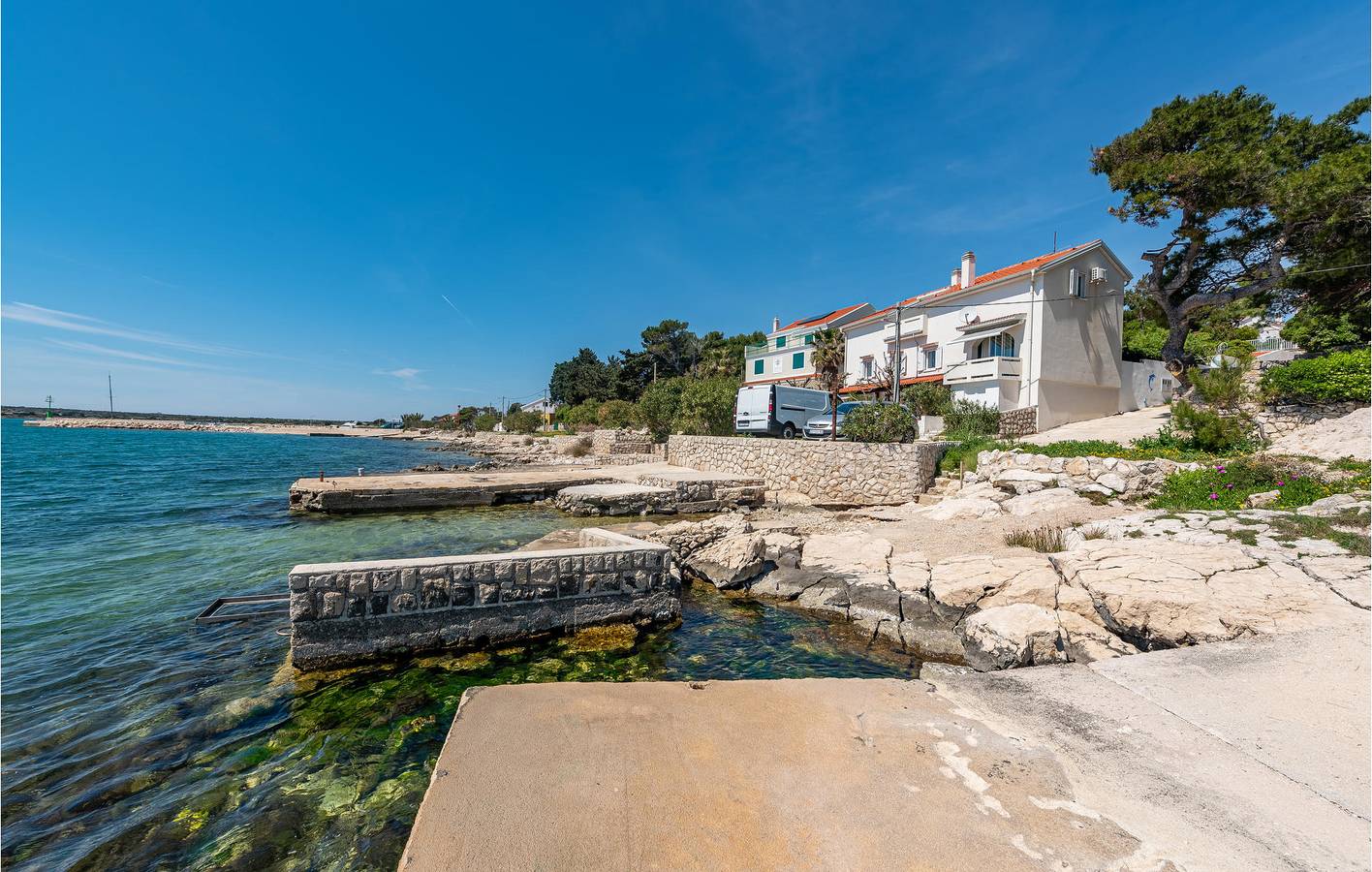 Ganze Ferienwohnung, Gemütliche Wohnung mit Terrasse, WLAN und Parkplatz, 100 m bis zur Küste in Pag Stadt, Pag