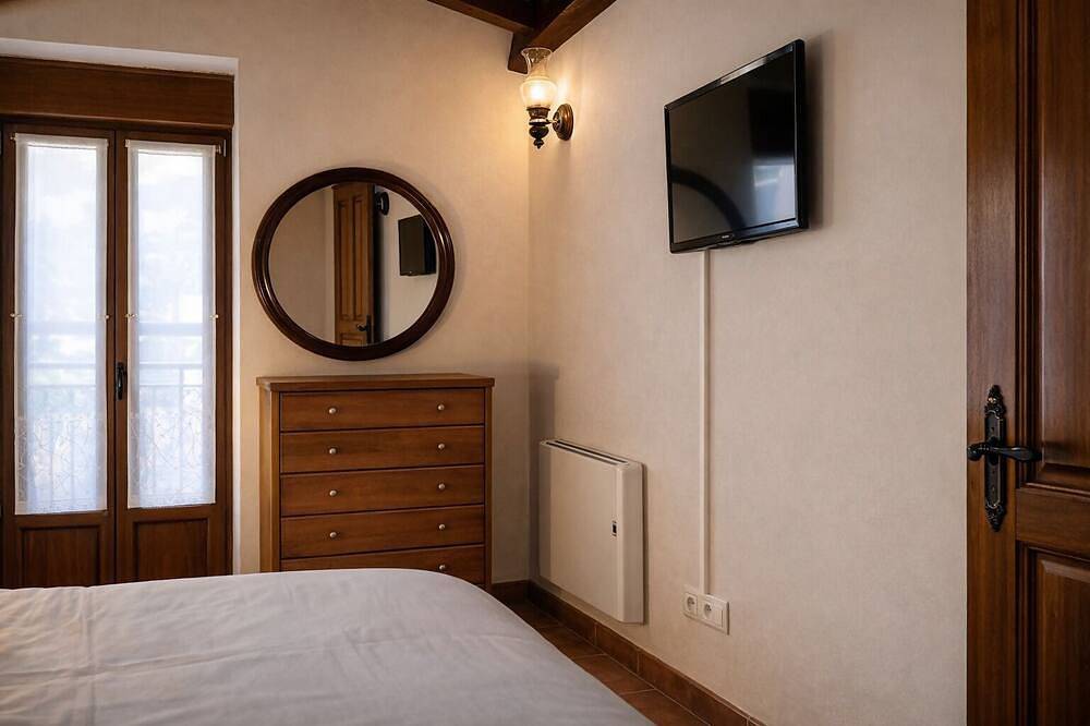 La Casina de Marina de Tresgrandas (Llanes) in Tresgrandas, Llanes