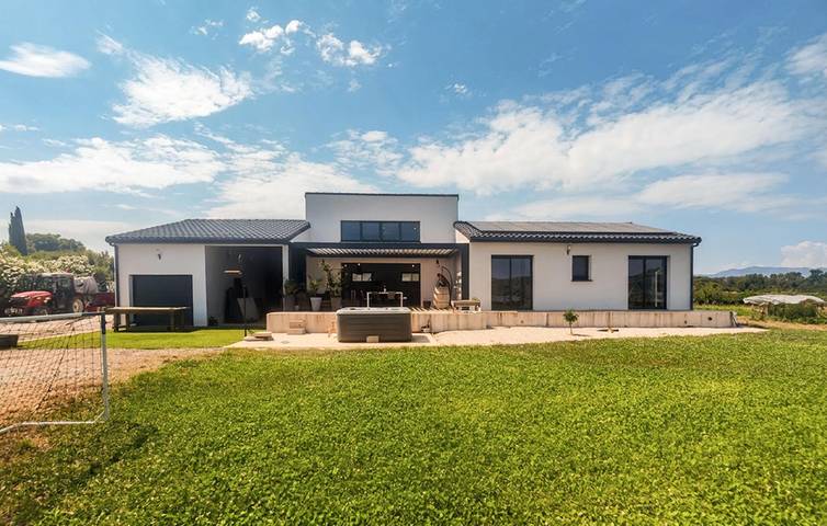 Location de vacances pour 7 personnes, avec Terrasse et Jardin à Canet (Hérault)