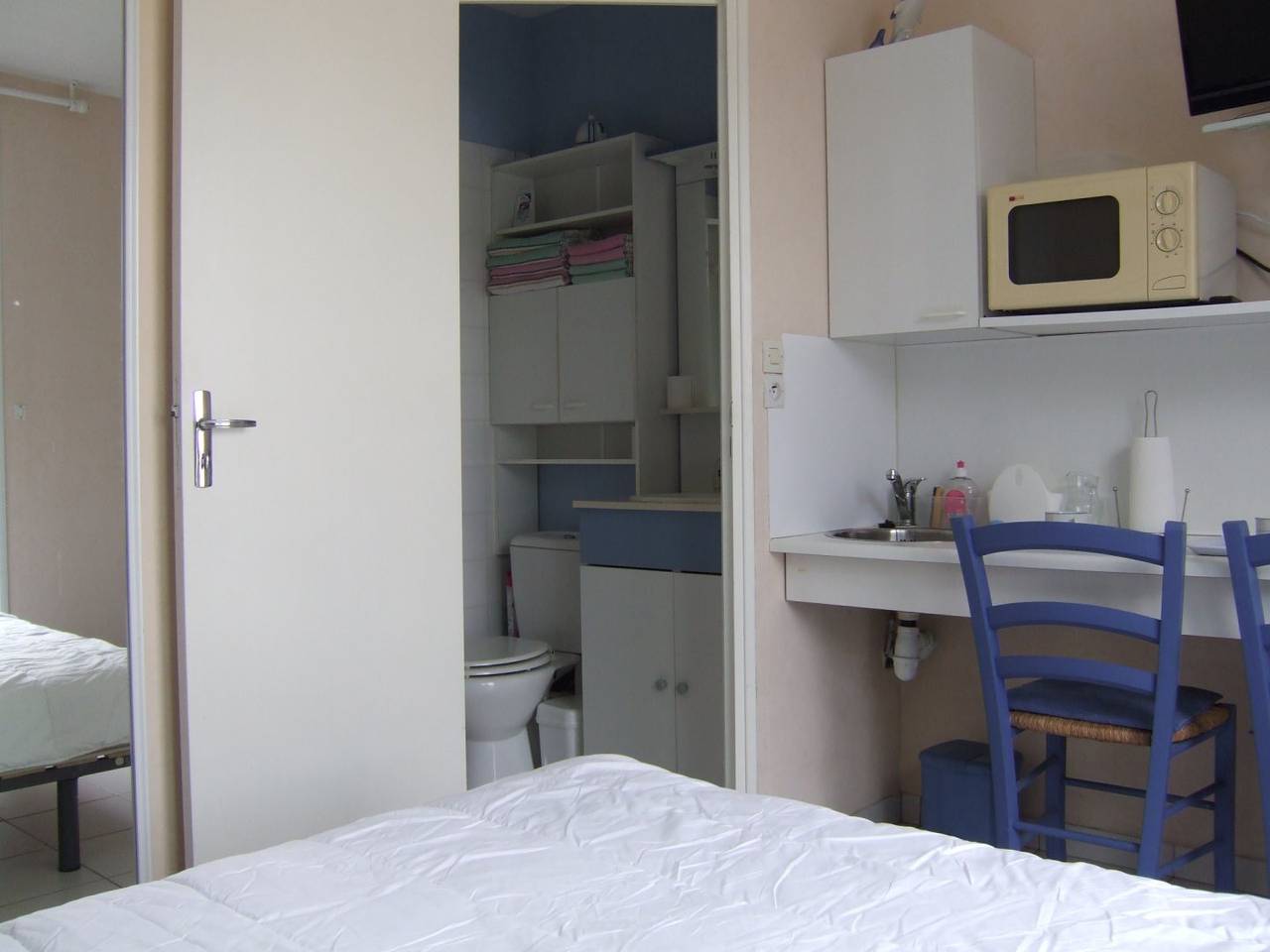 Studio entier, Studio 2 personnes in Chambretaud, Vallée de la Loire