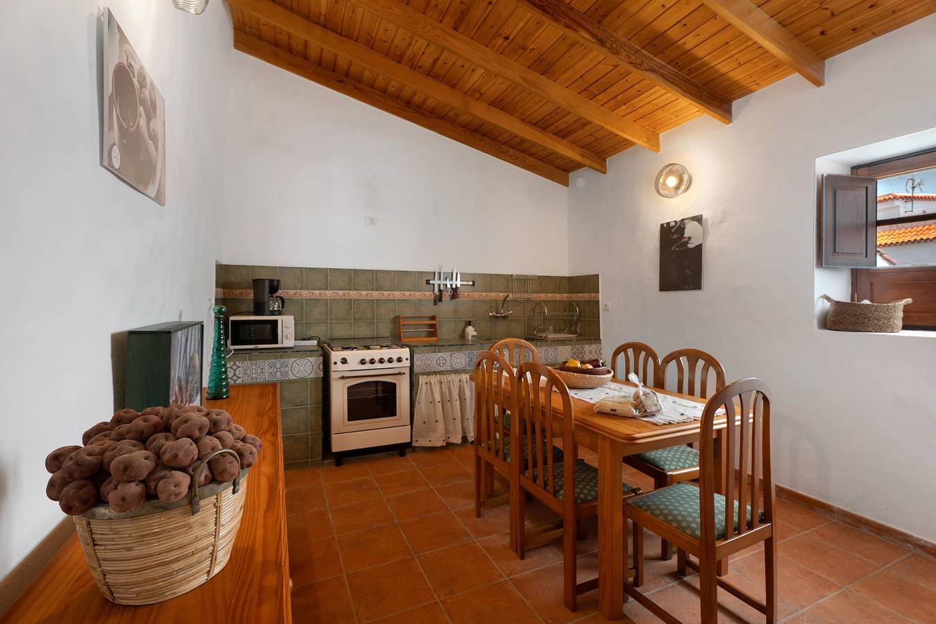 Ferienhaus 'Fagundo 84' mit Bergblick, privater Terrasse und Wi-Fi in El Guanche, Garajonay