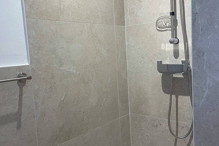 Location de vacances pour 12 personnes, avec terrasse et jardin dans Plage Des Pesquiers Hyeres - 4