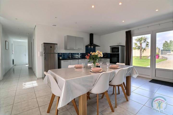Gîte pour 4 personnes, avec jardin à Dol-de-Bretagne - 4
