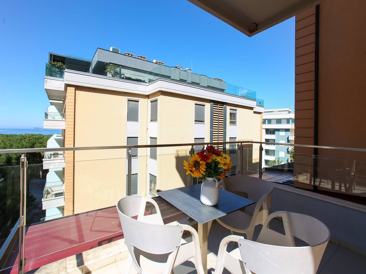 Apartamento entero, Apartamento en Albania frente al mar con piscinas in Vlorë (Ciudad), Vlorë