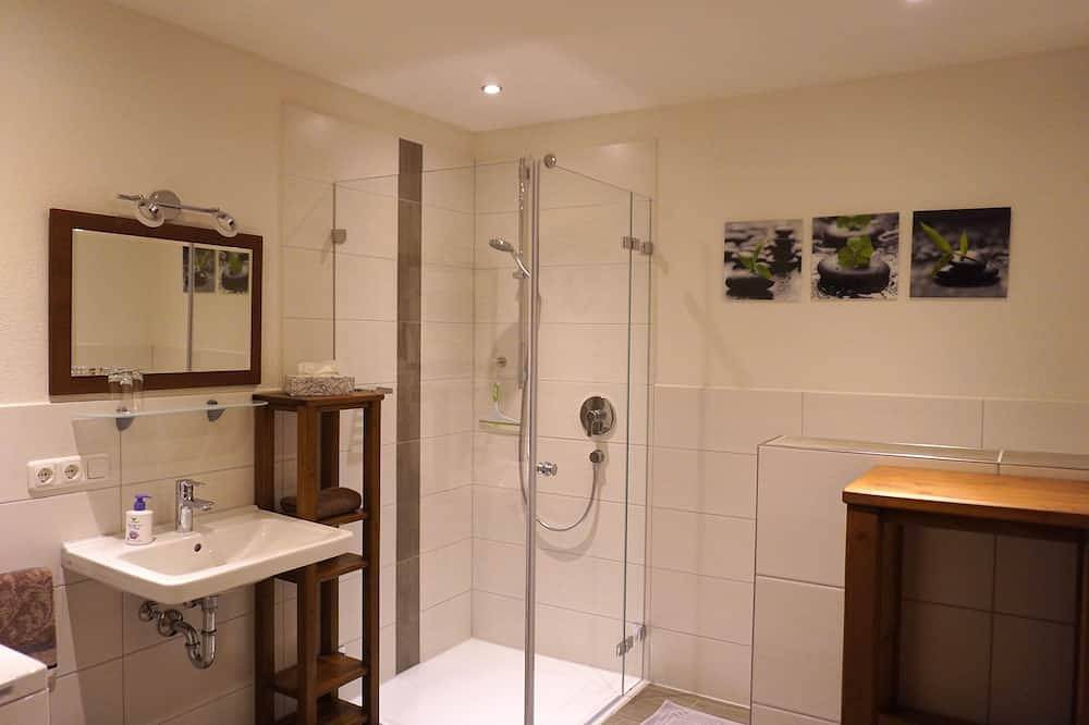 Ganze Wohnung, Ferienwohnung, 52 qm mit Terrasse und separatem Schlafzimmer in Bad Aibling, Landkreis Rosenheim