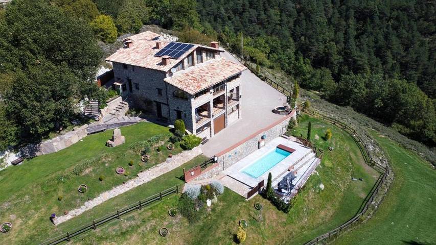 Casa rural para 11 personas, con Balcón y Terraza además de Jardín y Piscina en La Pobla de Lillet - 3