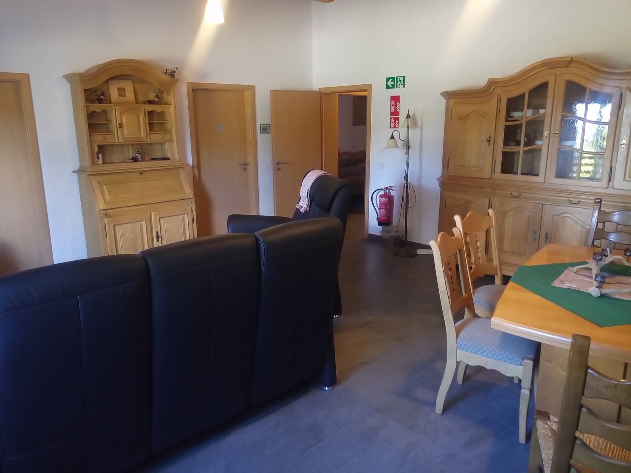 Ganze Ferienwohnung, Sonnenhof, Ferienwohnung Obergeschoss in Weilmünster, Landkreis Limburg-Weilburg