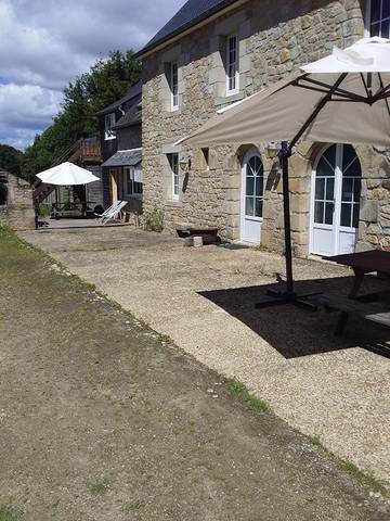 Cottage pour 2 personnes, avec jardin et sauna à Broons