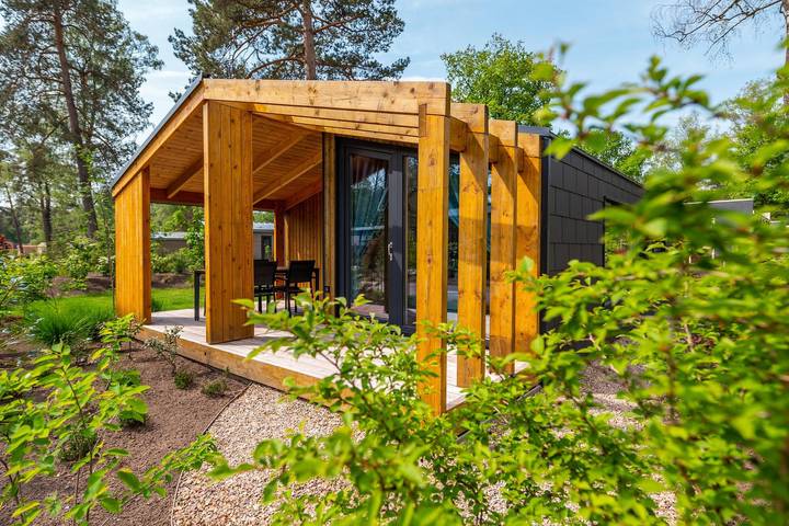Vakantiehuis voor 4 personen, with Balkon/Terras and Terras as well as Tuin in Arnhem