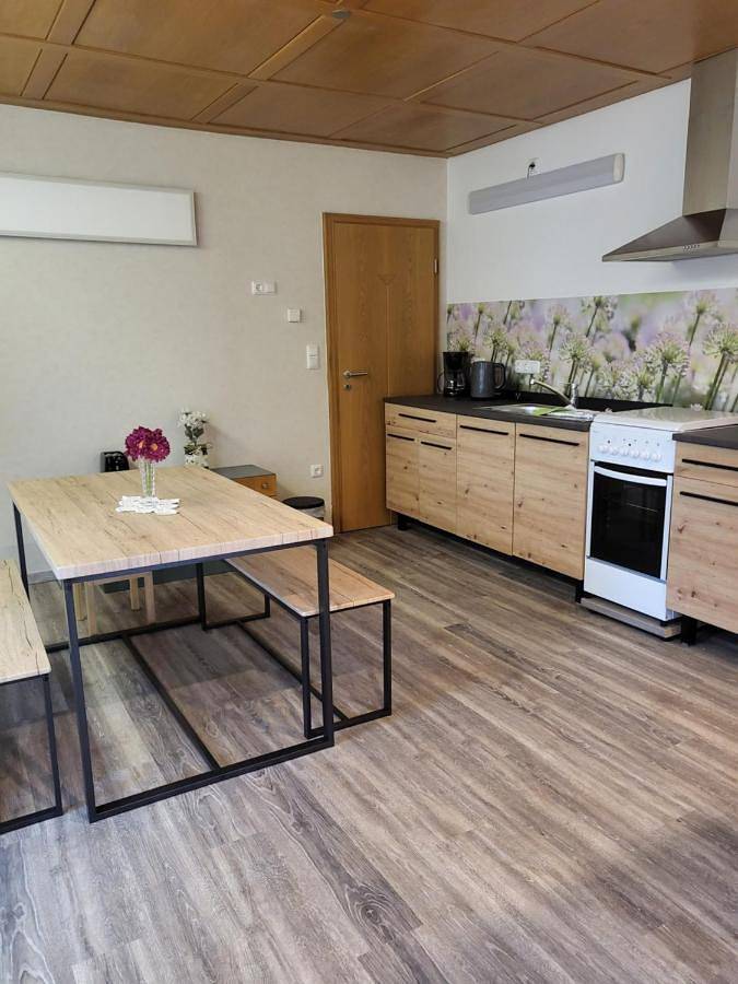 Ganze Wohnung, Three-Bedroom Apartment with View in Sulzfeld, Rhön-Bayern