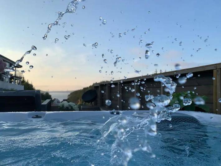 Ferienhaus für 8 Personen, mit Garten und Ausblick sowie Pool in Fjell