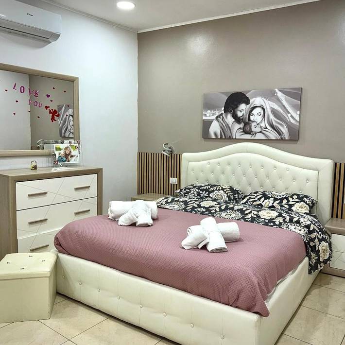 Gîte pour 5 personnes, avec balcon à Adrano