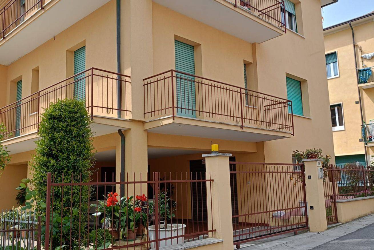 Apartamento entero, Se069 - Senigallia, large four-room apartment convenient to services in Senigallia, Senigallia (Municipality)
