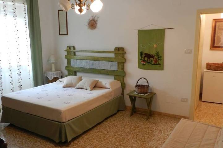 Ganze Wohnung, House In The Court With Terrace in the historic center of Taviano 7 km from the sea in Taviano, Golf von Tarent