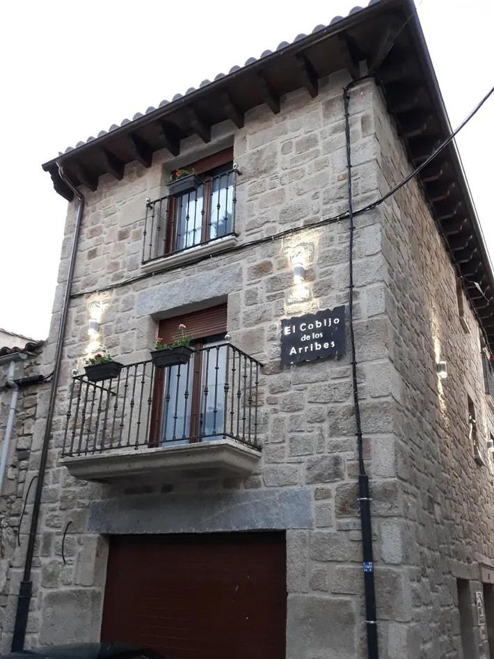 Casa rural para 8 personas, con balcón - 1
