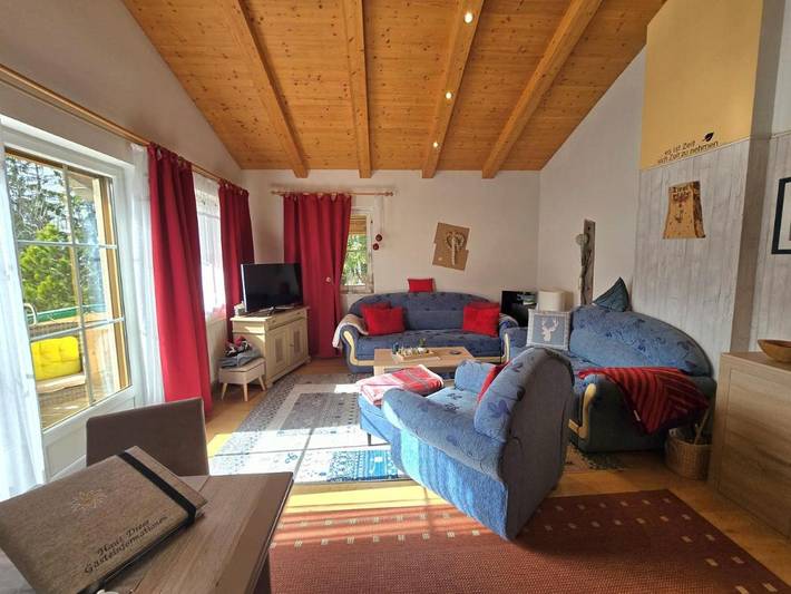 Ferienwohnung für 3 Personen, mit Ausblick und Garten, kinderfreundlich in Höfen - 2