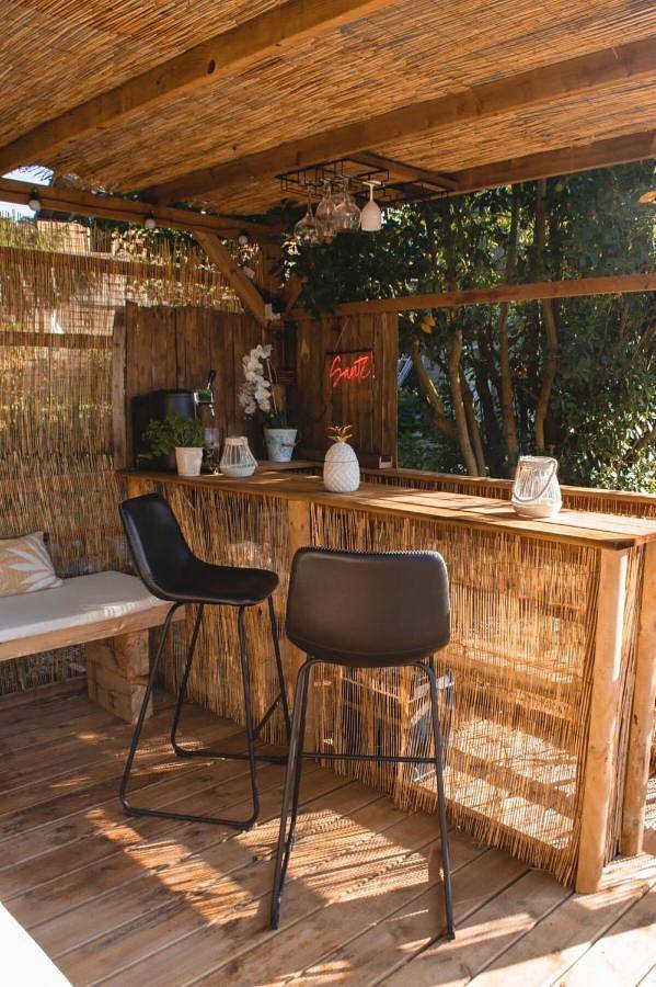 Location de vacances pour 2 personnes, avec vue ainsi que jardin et piscine à Nanteuil-en-Vallée - 4