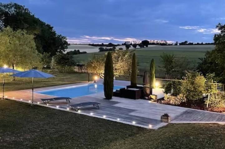 Location de vacances pour 14 personnes, avec Balcon et Jardin à Chaignay