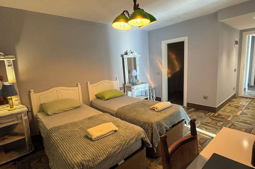 Chic huge villa with sea view private pool 4 bedrooms, 2 living room in Bodrum in Bodrum, Provinz Muğla