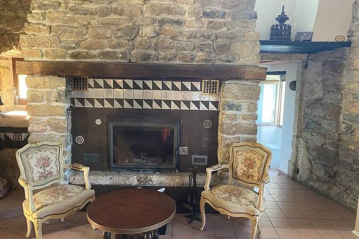 Apartamento entero, Gîte Namaste, perfect for getting together with family and friends! in Rivière-sur-Tarn, Parc naturel régional des Grands Causses