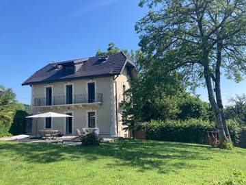 Gîte pour 9 personnes, avec vue et jardin, animaux acceptés à Charvonnex