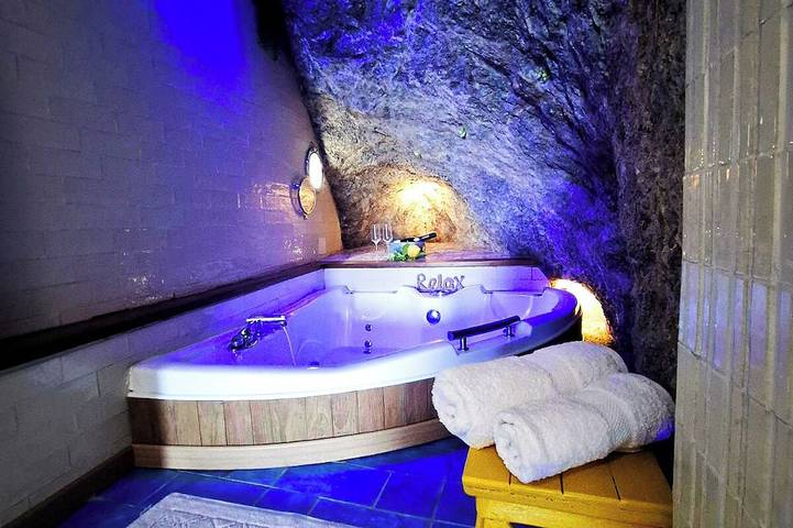 Ferienhaus für 4 Personen, mit Balkon und Whirlpool - 1