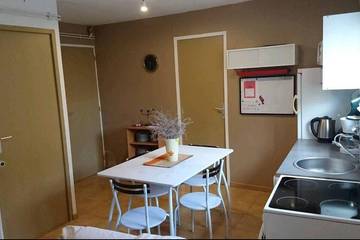 Gîte pour 4 personnes, avec terrasse et jardin à Isneauville