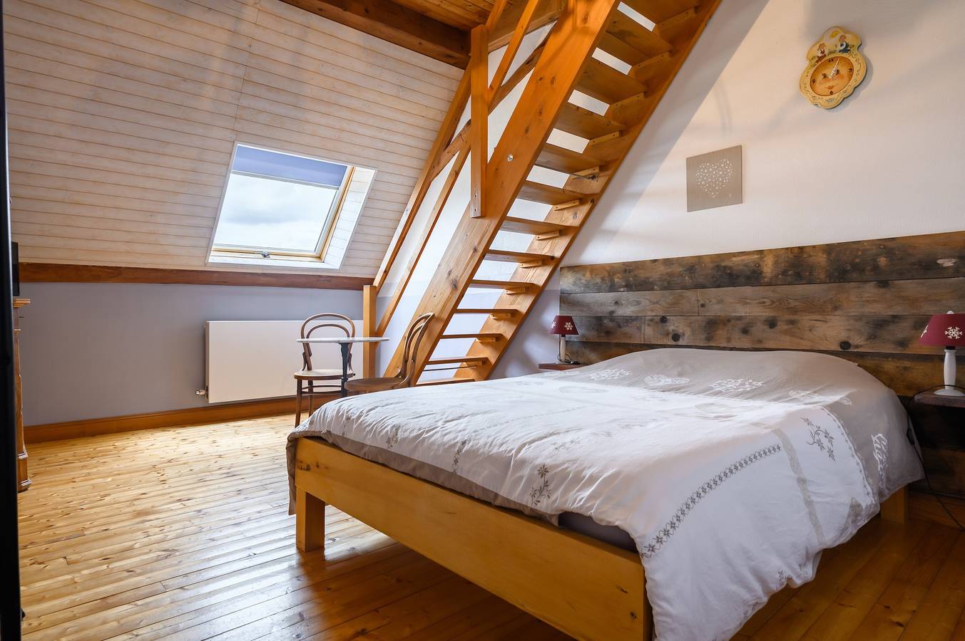 Casa de huéspedes 'Chambre Familiale - Kalie-Simba' con vistas a la montaña y jardín compartido in Orbey, Parque natural regional de los Ballons des Vosges