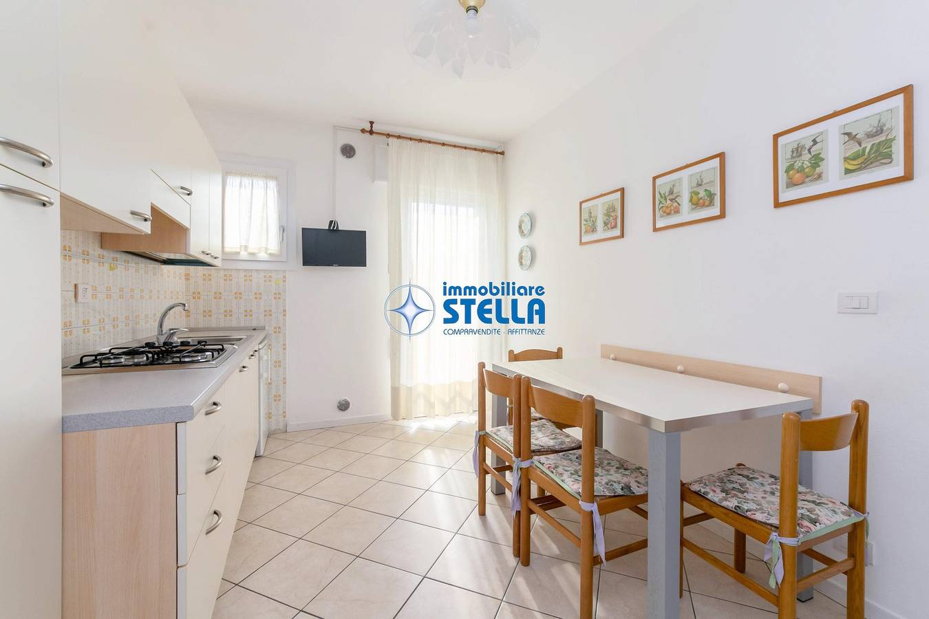 Entire apartment, Villa Mauro [Piazza Mazzini] *100 mt from the sea* in Lido di Jesolo, Jesolo