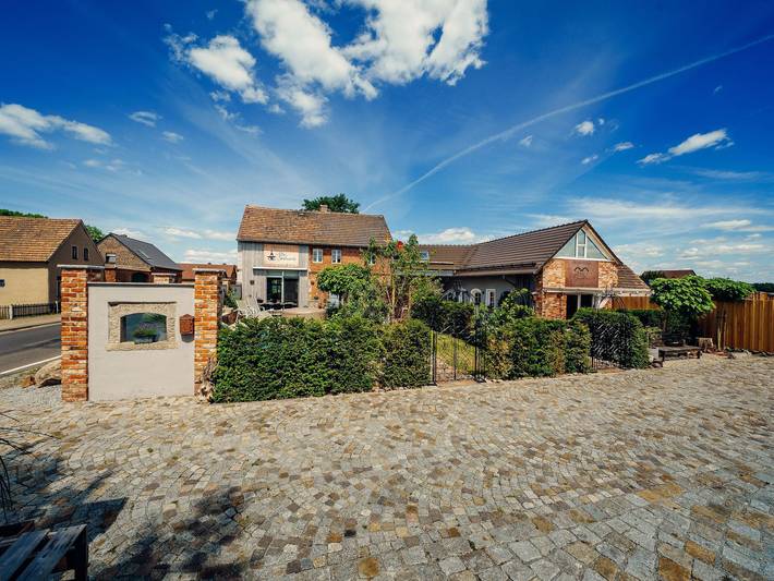 Ferienhaus für 3 Personen, mit Terrasse und Whirlpool sowie Garten und Pool in Geierswalde - 2