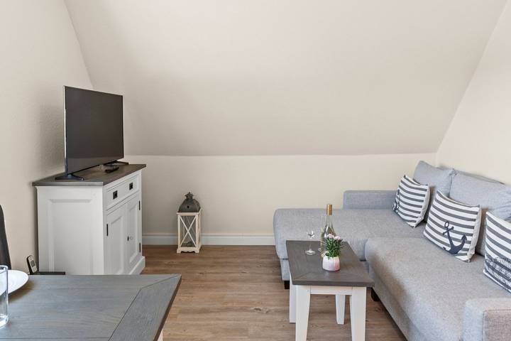 Ganze Wohnung, Diese schöne, strandnah gelegene Wohnung lädt zum ausgiebigen Urlauben ein. in Nordfriesische Inseln (Schleswig-Holstein) (Schleswig-Holstein), Wenningstedt