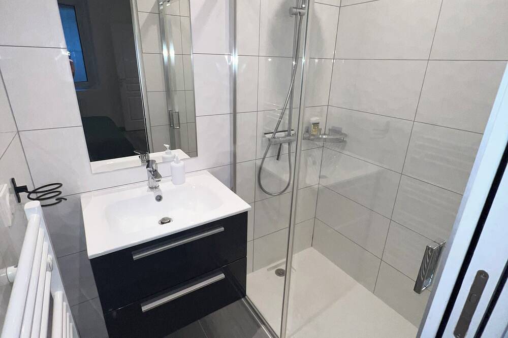 Entire apartment, Fully independant F2 in Épône, Yvelines