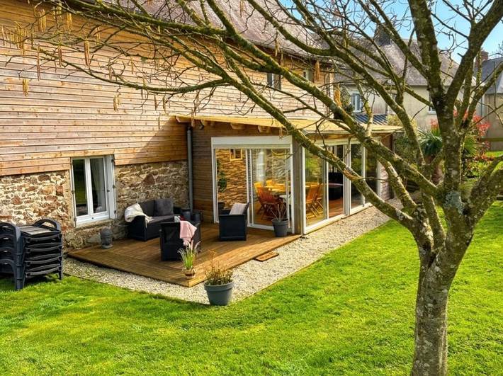 Location de vacances pour 6 personnes, avec jardin, animaux acceptés à Guéhébert