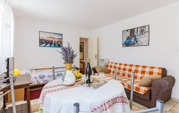 Acogedor apartamento con wifi y aparcamiento cerca de la playa nudista in Pula-Medulin, Pula