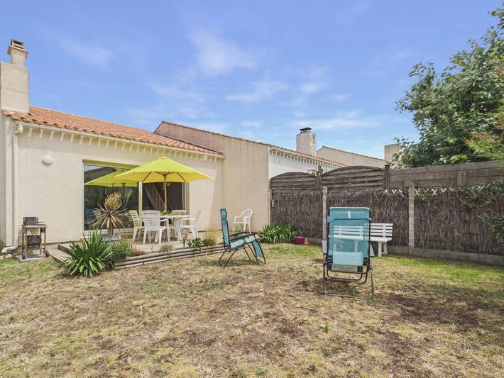 Feriehus for 4 personer, med terrasse og have - 1