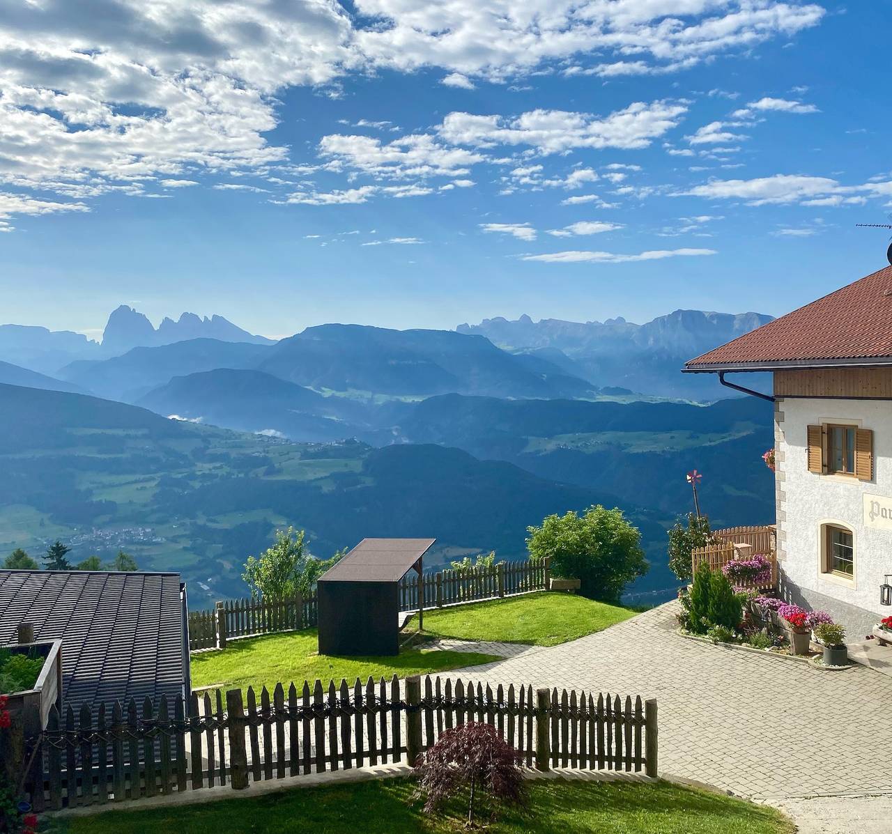 Parndlehof Zimmer Engel mit Bergblick, gemeinsamer Terrasse und Wlan in Gravetsch, Villanders